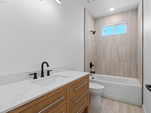 2425 Ne Alberta St, Portland, OR 97211