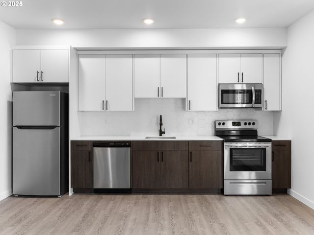 2425 Ne Alberta St, Portland, OR 97211