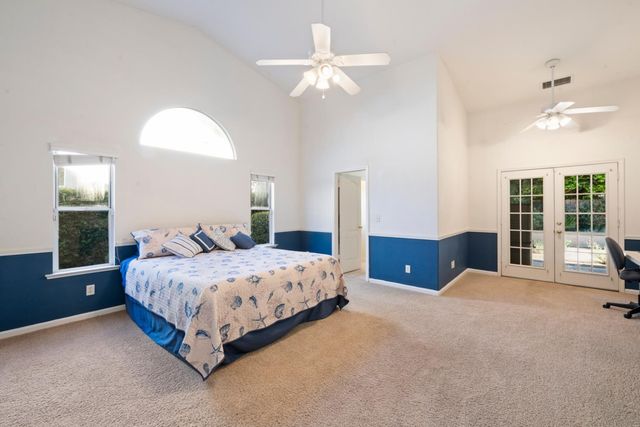 2693 E Lester Ave, Fresno, CA 93720