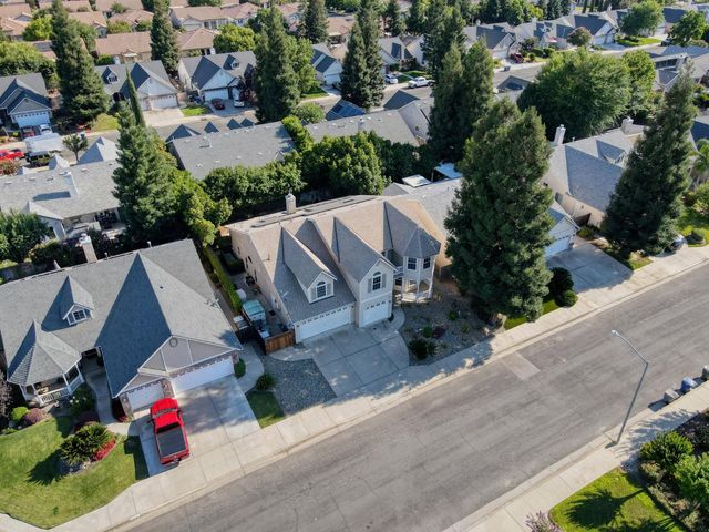 2693 E Lester Ave, Fresno, CA 93720