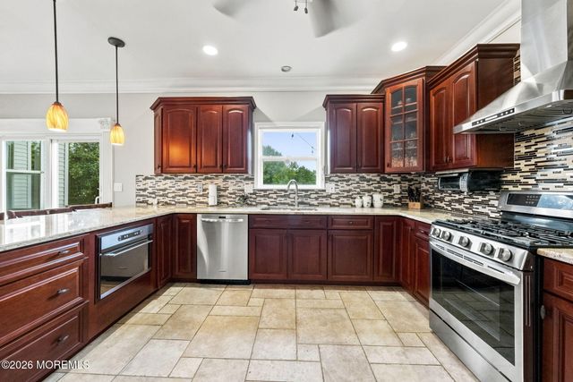 901 Oakley Drive, Freehold, NJ 07728