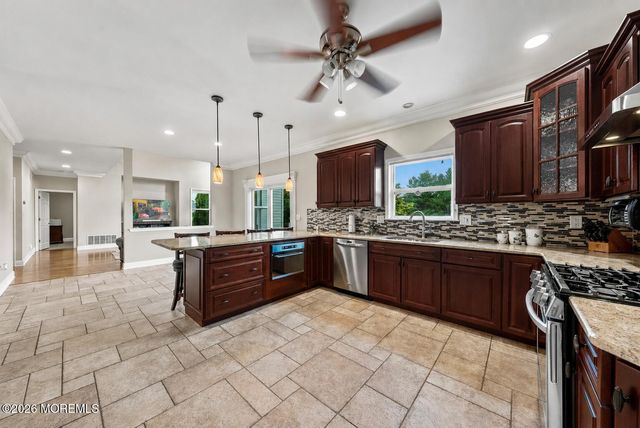 901 Oakley Drive, Freehold, NJ 07728
