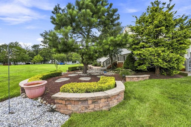 901 Oakley Drive, Freehold, NJ 07728