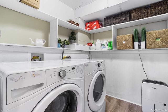 40 Garnet Lane, Plainview, NY 11803