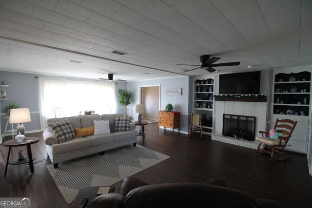 3169 Golden Isle E Parkway, Baxley, GA 31513