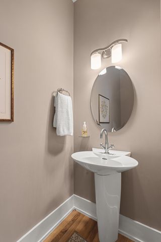 2102A Sharondale Dr, Nashville, TN 37215