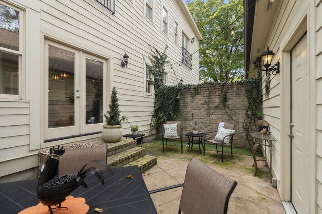 2102A Sharondale Dr, Nashville, TN 37215