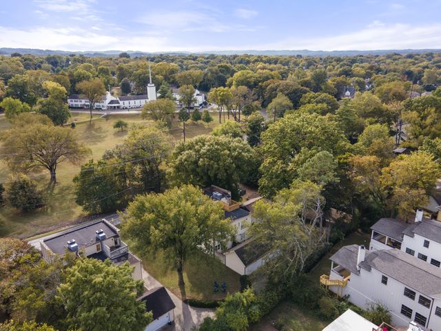 2102A Sharondale Dr, Nashville, TN 37215