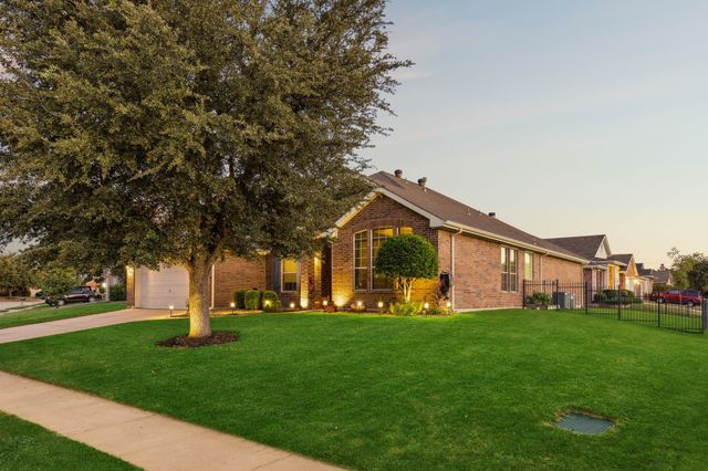 4300 Latigo Circle, Fort Worth, TX 76244