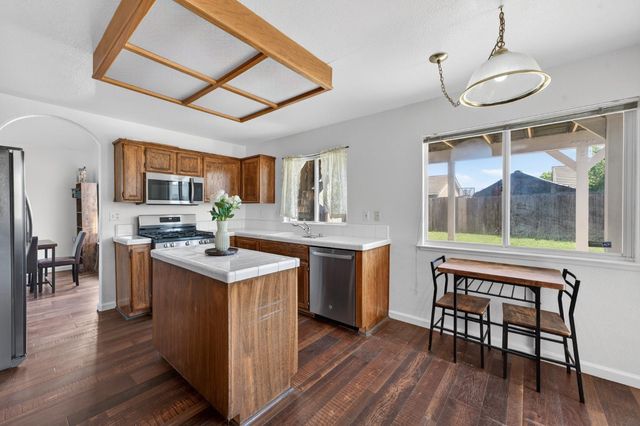 1716 Cattail Dr, Marysville, CA 95901