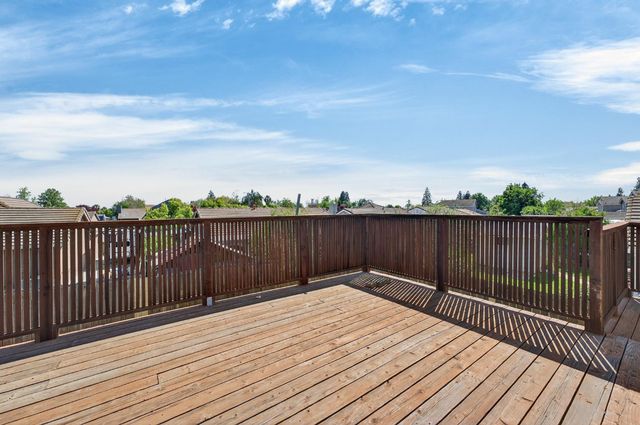 1716 Cattail Dr, Marysville, CA 95901