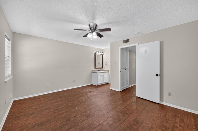 620 Race Street, Crowley, TX 76036