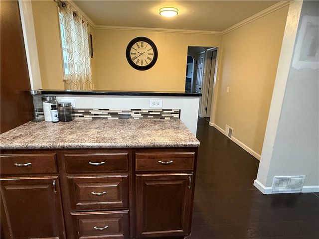 6808 Monroe Avenue, West Mifflin, PA 15122