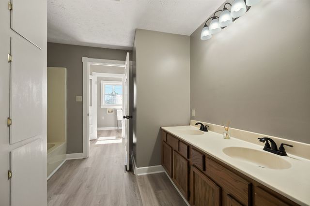 415 Allen Ferry Rd, Smithville, TN 37166