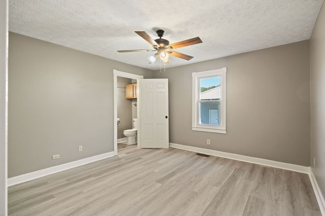 415 Allen Ferry Rd, Smithville, TN 37166