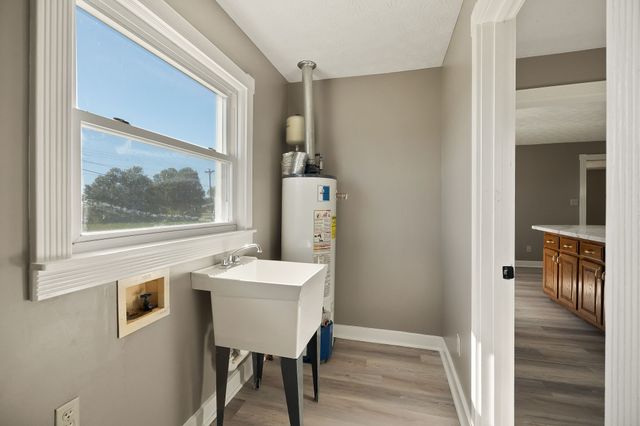 415 Allen Ferry Rd, Smithville, TN 37166