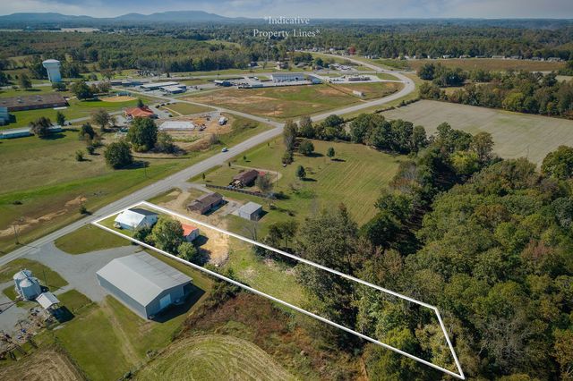 415 Allen Ferry Rd, Smithville, TN 37166