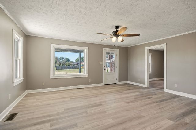 415 Allen Ferry Rd, Smithville, TN 37166