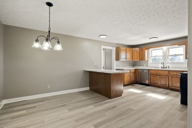 415 Allen Ferry Rd, Smithville, TN 37166