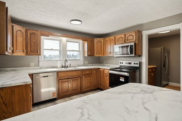 415 Allen Ferry Rd, Smithville, TN 37166