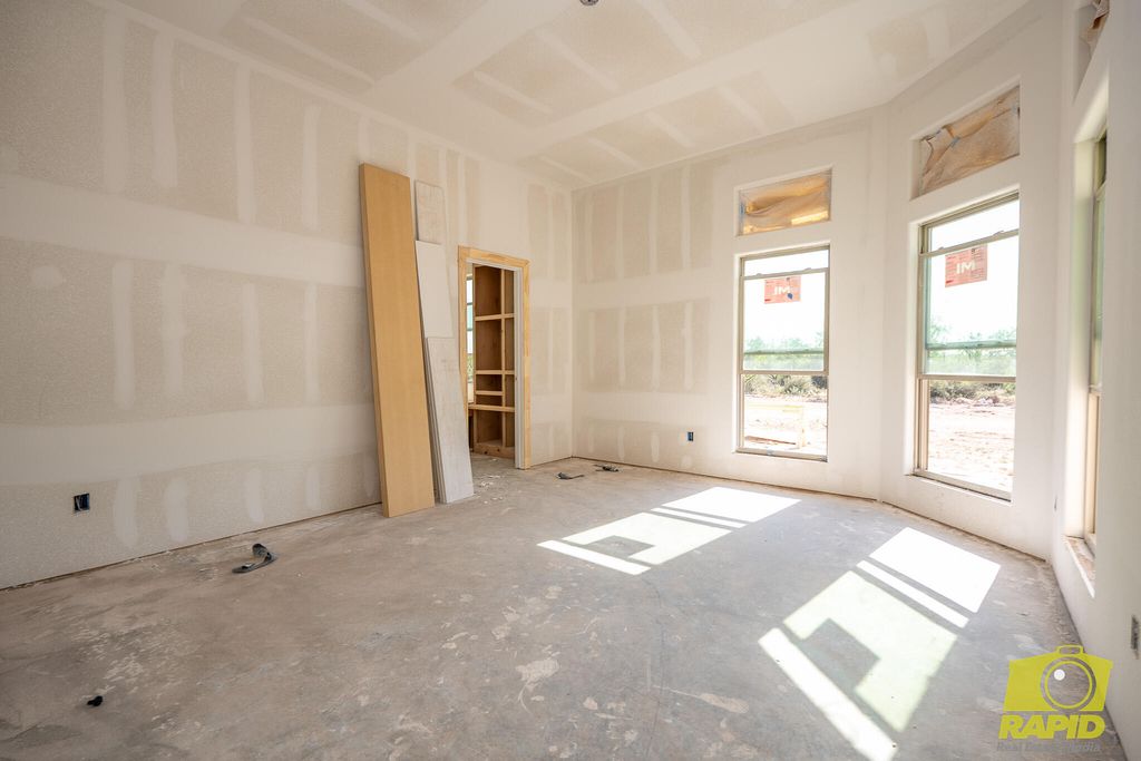 Image 5 of property listing at 3715 Wildebeest Way, San Angelo, TX 76901
