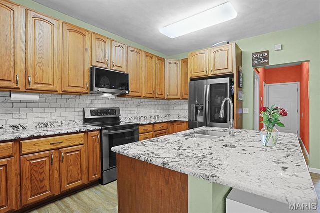 6125 Moro Road, Moro, IL 62067