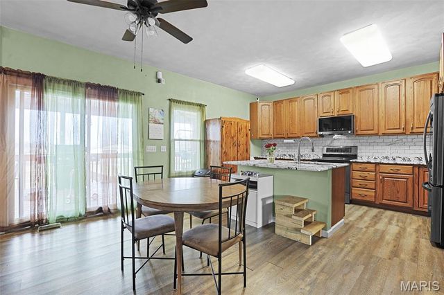 6125 Moro Road, Moro, IL 62067