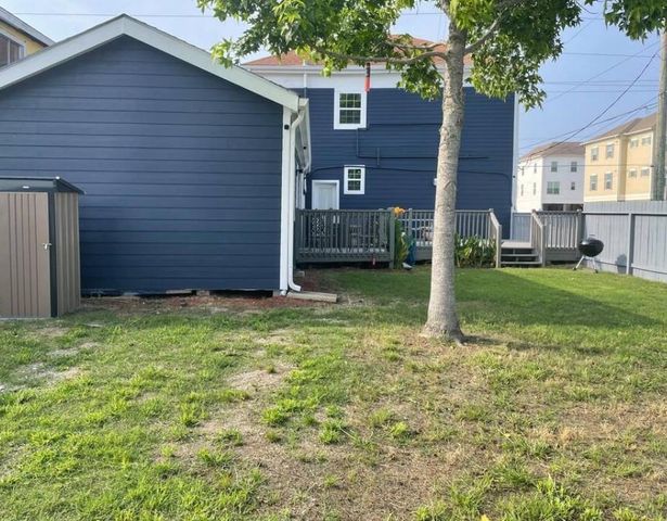 2828 Church Street dwnrr, Galveston, TX 77550