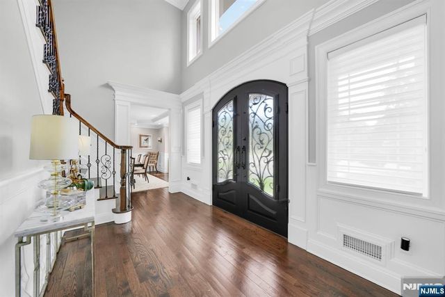 42 Saratoga Drive, Oakland, NJ 07436