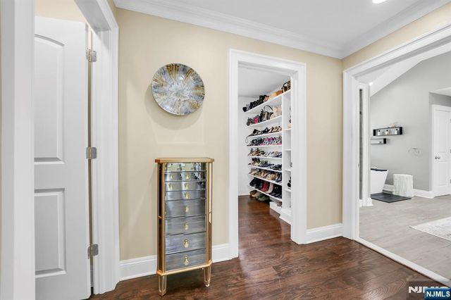 42 Saratoga Drive, Oakland, NJ 07436
