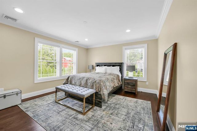42 Saratoga Drive, Oakland, NJ 07436
