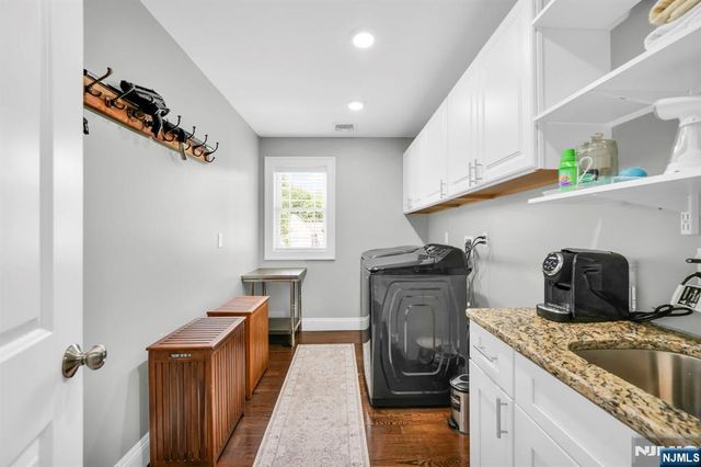 42 Saratoga Drive, Oakland, NJ 07436