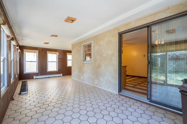12 Melrose Ave, Dartmouth, MA 02747