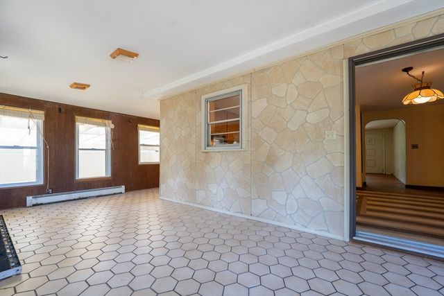 12 Melrose Ave, Dartmouth, MA 02747