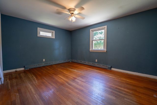 12 Melrose Ave, Dartmouth, MA 02747