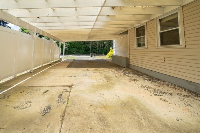12 Melrose Ave, Dartmouth, MA 02747
