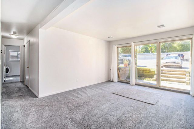 742 W Kilgore Road 108, Kalamazoo, MI 49008