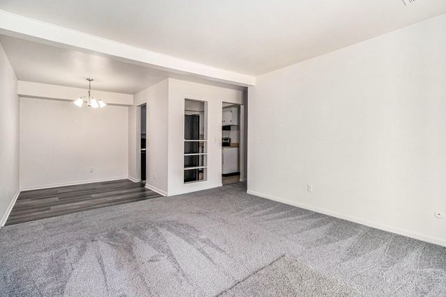 742 W Kilgore Road 108, Kalamazoo, MI 49008