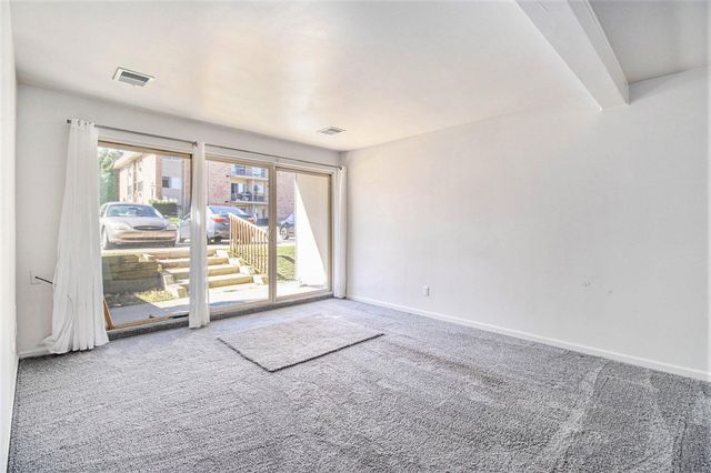742 W Kilgore Road 108, Kalamazoo, MI 49008