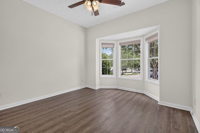 2021 Crestview Way, Woodstock, GA 30188