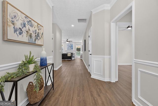 2021 Crestview Way, Woodstock, GA 30188