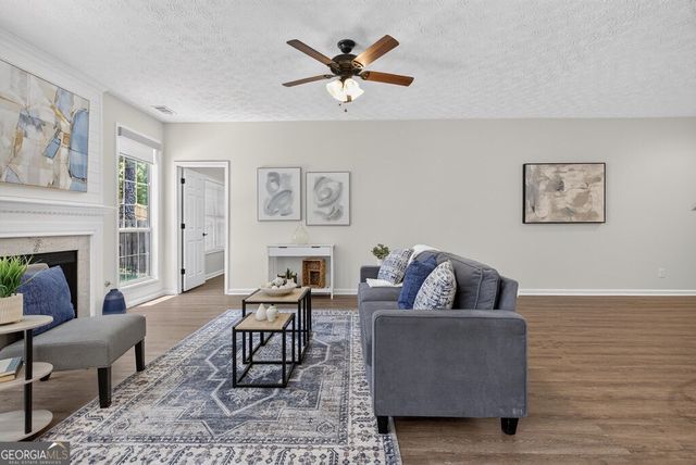 2021 Crestview Way, Woodstock, GA 30188