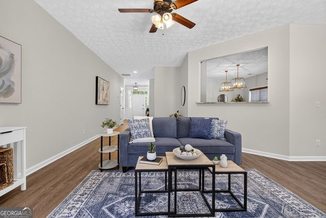 2021 Crestview Way, Woodstock, GA 30188