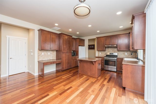 3909 Rossberg Street SE, Lacey, WA 98503