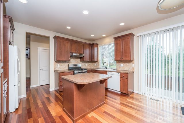 3909 Rossberg Street SE, Lacey, WA 98503