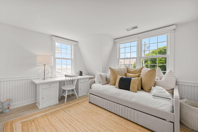 5 Zylpha Road, Harwich Port, MA 02646