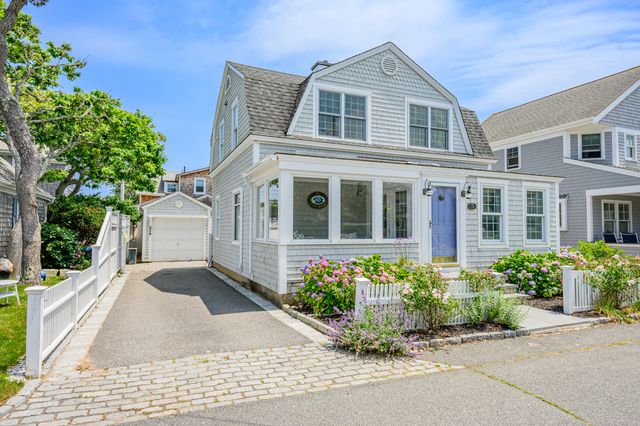 5 Zylpha Road, Harwich Port, MA 02646