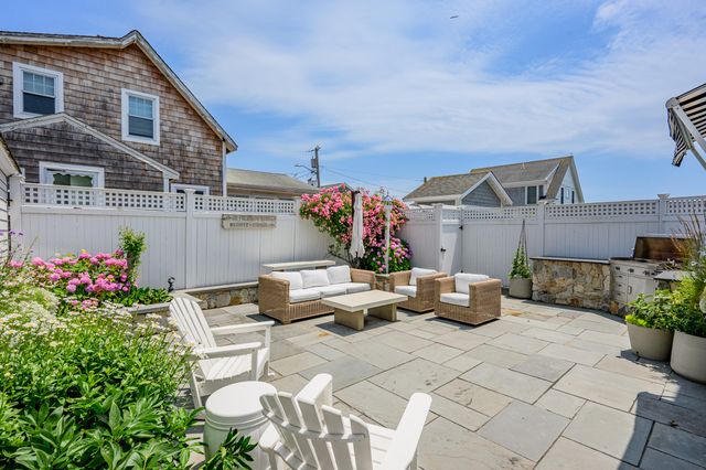 5 Zylpha Road, Harwich Port, MA 02646