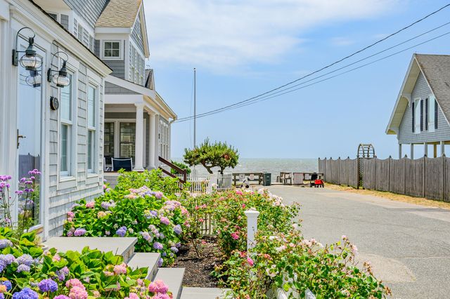 5 Zylpha Road, Harwich Port, MA 02646