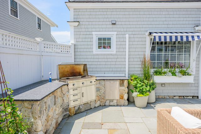5 Zylpha Road, Harwich Port, MA 02646